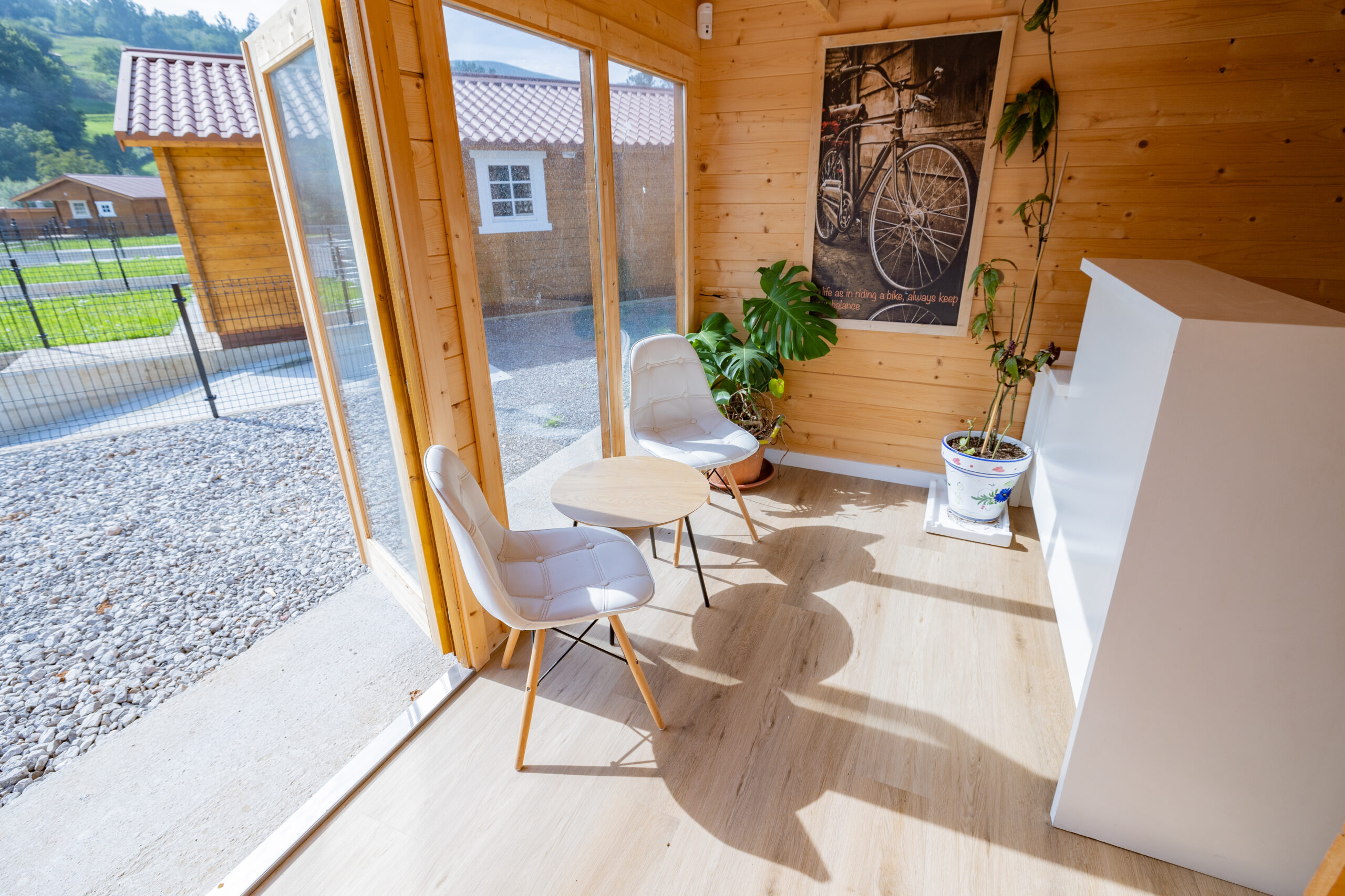 Fotografía de interiores de habitaciones con luz natural