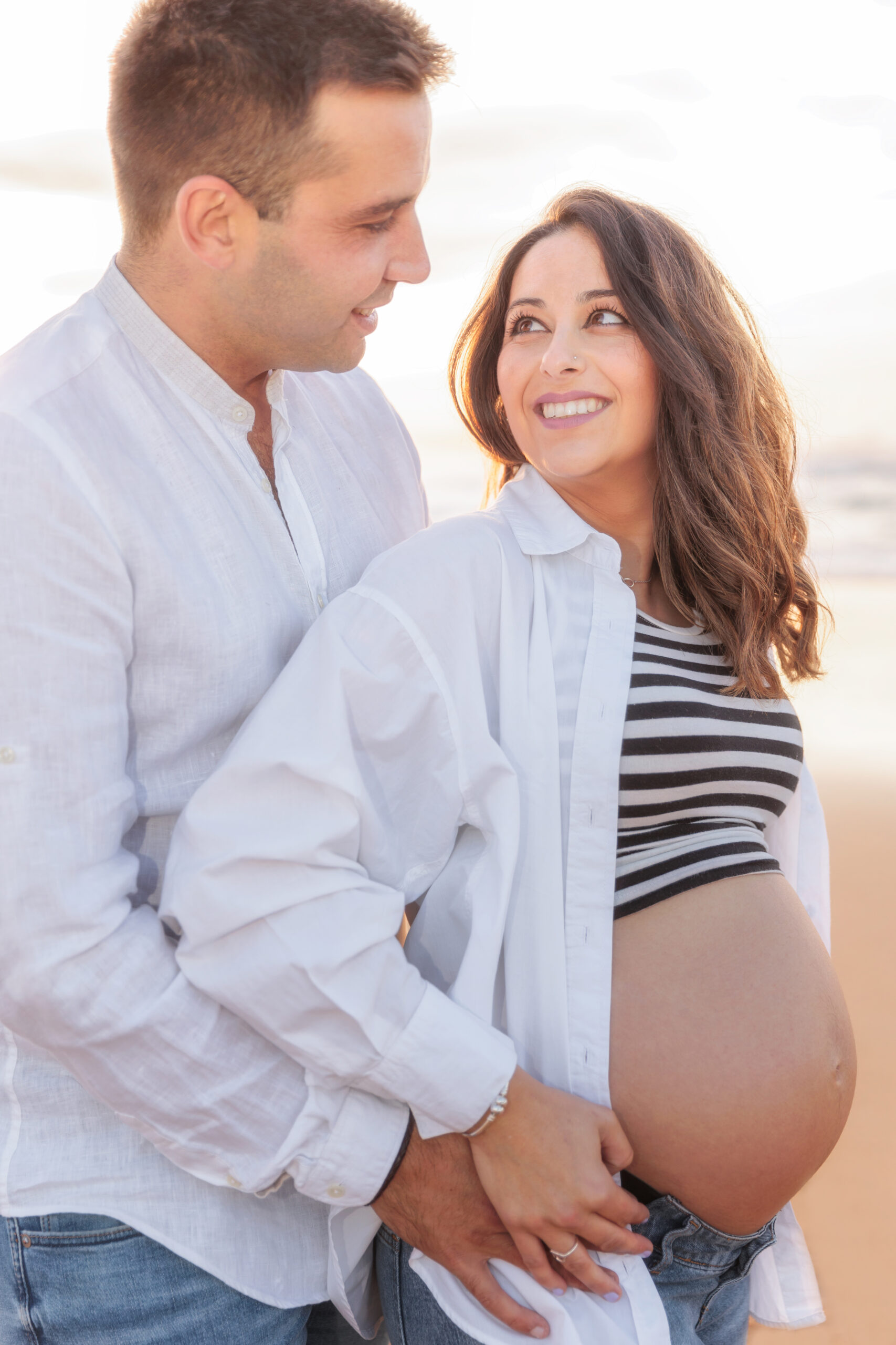 Detalle artístico de embarazo