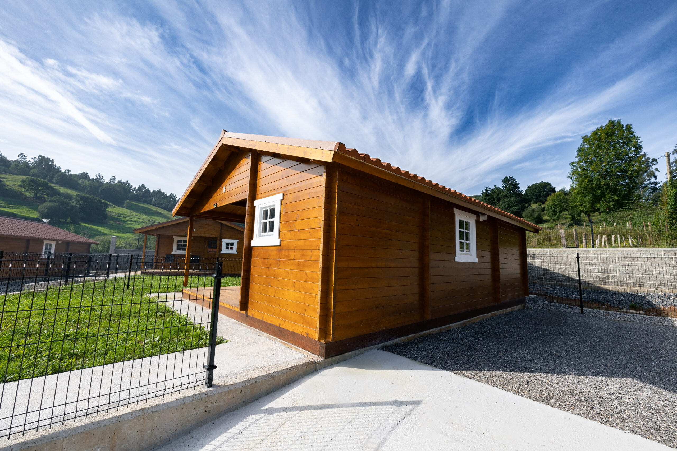 Interior de habitación con iluminación natural